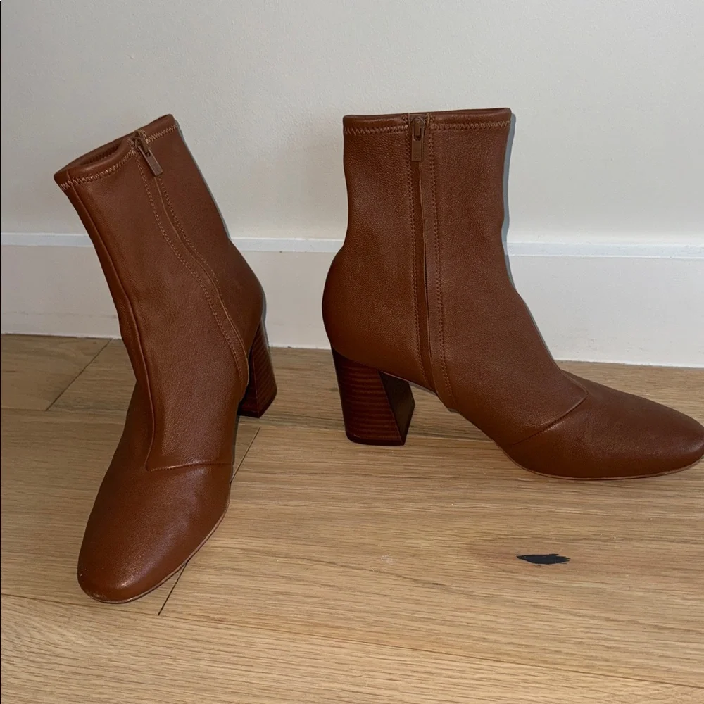 Elegant Brown Ankle Boots - Picture 6 of 6